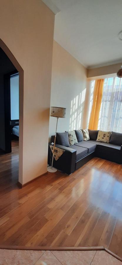 Apartment On Aleksandr Pushkin Street Tbilisi Exteriör bild