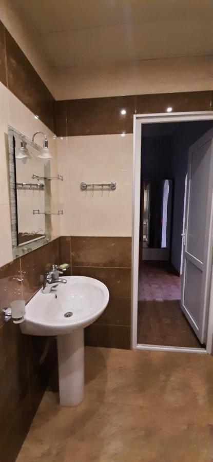 Apartment On Aleksandr Pushkin Street Tbilisi Exteriör bild