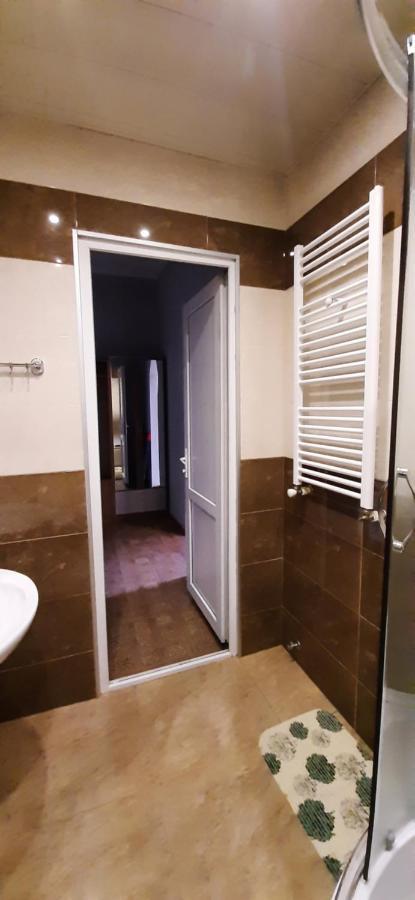 Apartment On Aleksandr Pushkin Street Tbilisi Exteriör bild