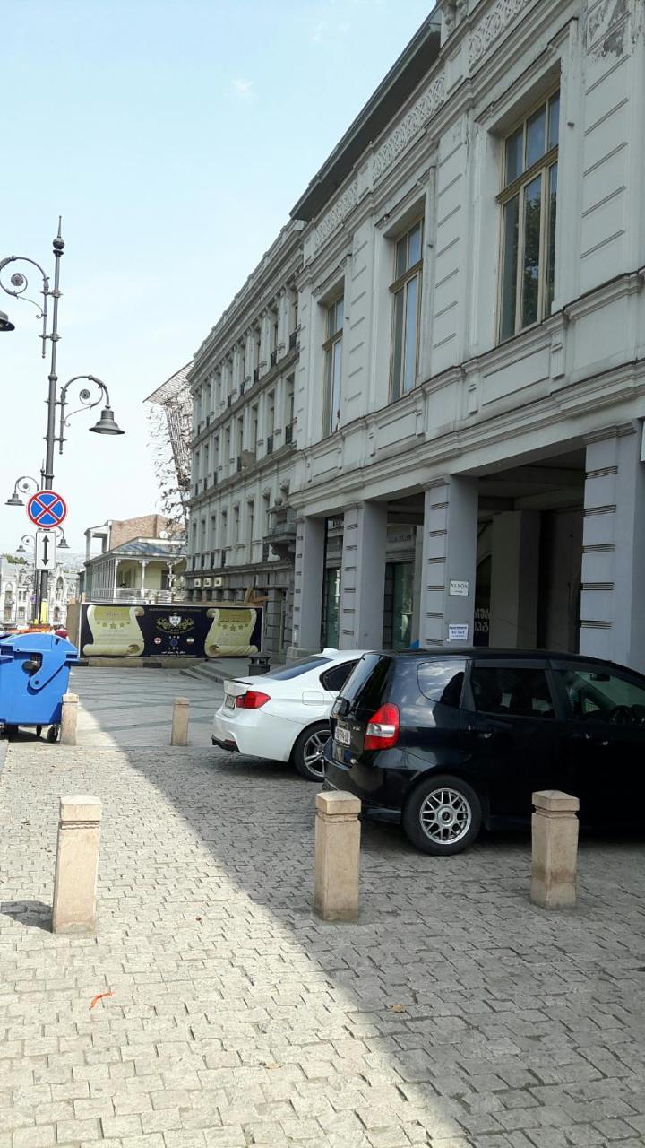 Apartment On Aleksandr Pushkin Street Tbilisi Exteriör bild